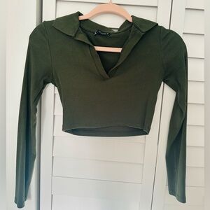 Green long sleeve collared crop top